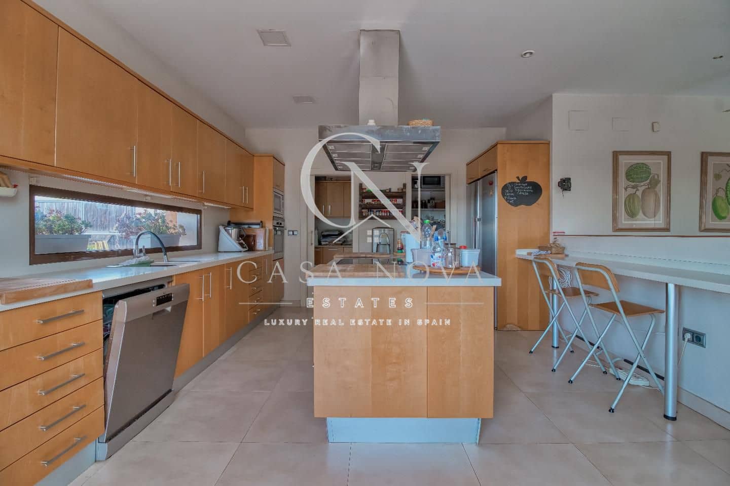 4 slaapkamer Villa te koop in Betera met zwembad garage - € 2.250.000 (Ref: 9961076)
