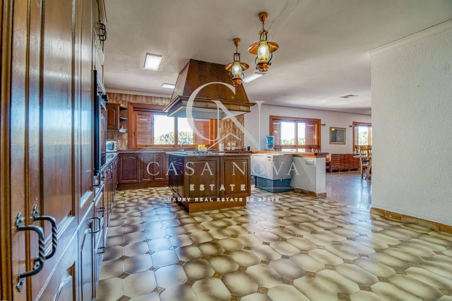 12 bedroom Villa for sale in Favara with pool garage - € 5,000,000 (Ref: 9961077)