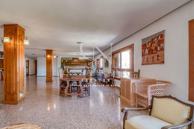 12 slaapkamer Villa te koop in Favara met zwembad garage - € 5.000.000 (Ref: 9961077)