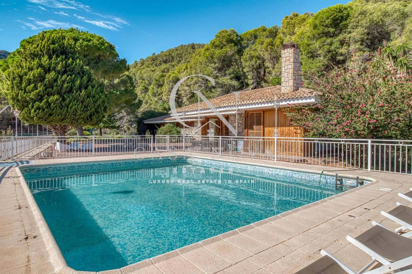 12 bedroom Villa for sale in Favara with pool garage - € 5,000,000 (Ref: 9961077)