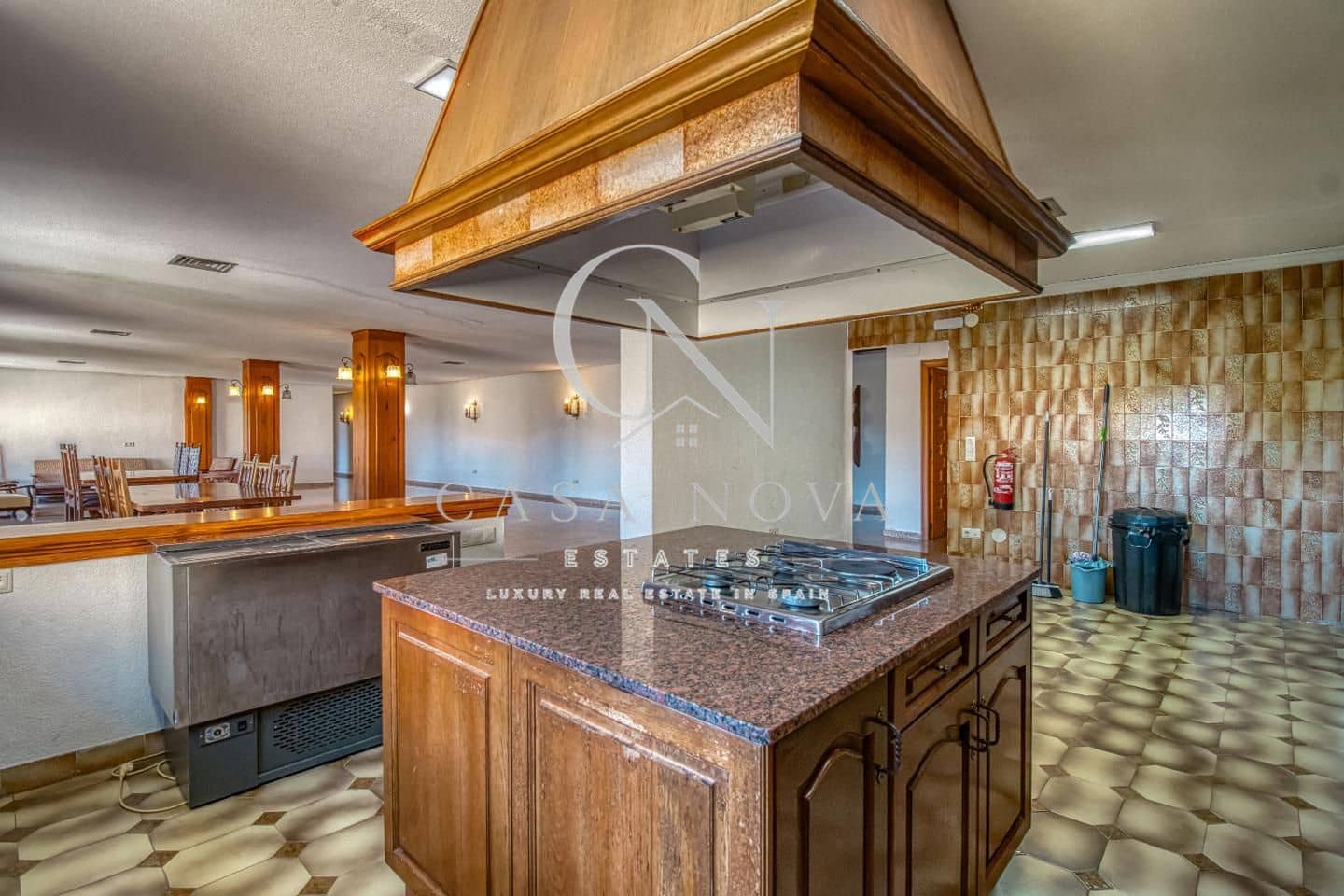 12 bedroom Villa for sale in Favara with pool garage - € 5,000,000 (Ref: 9961077)