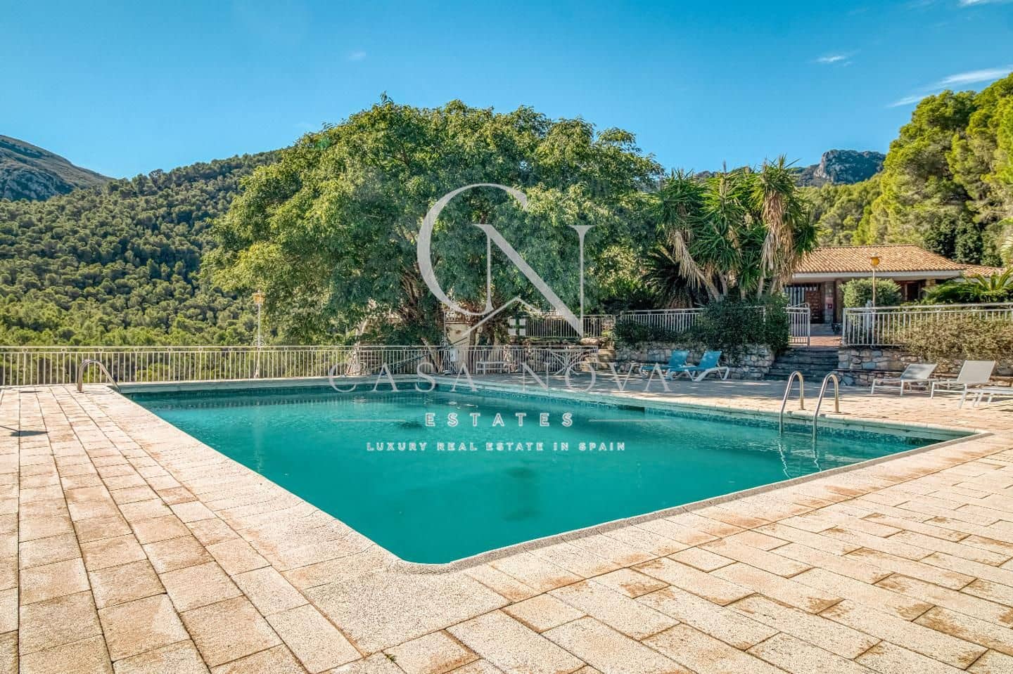 12 bedroom Villa for sale in Favara with pool garage - € 5,000,000 (Ref: 9961077)