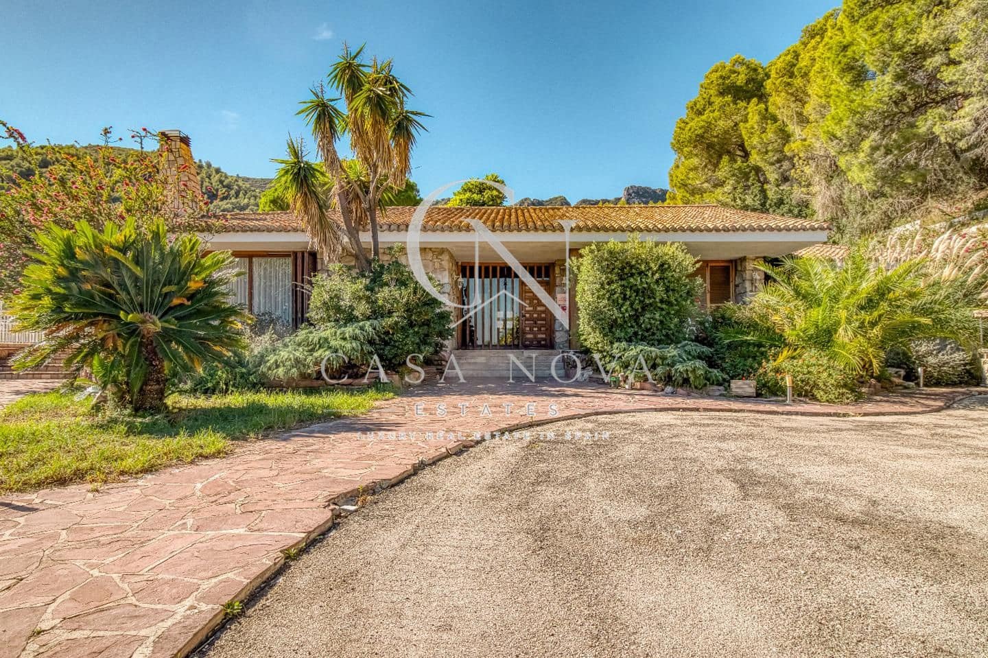 12 bedroom Villa for sale in Favara with pool garage - € 5,000,000 (Ref: 9961077)
