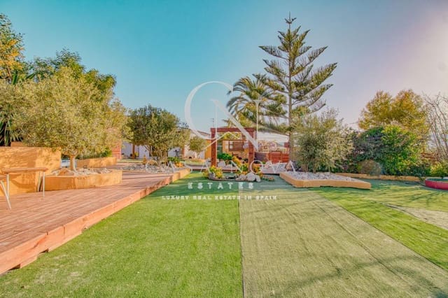 3 soveværelse Villa til salg i Teulada Pueblo, Teulada-Moraira med swimmingpool - € 490.000 (Ref: 9961079)