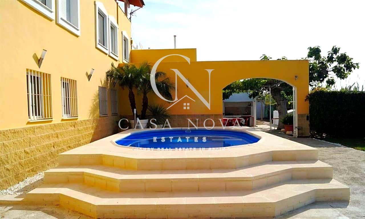 7 bedroom Villa for sale in Oliva with pool garage - € 1,650,000 (Ref: 9990141)