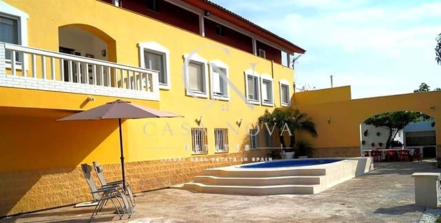 7 bedroom Villa for sale in Oliva Pueblo, Oliva with pool garage - € 1,650,000 (Ref: 9990141)