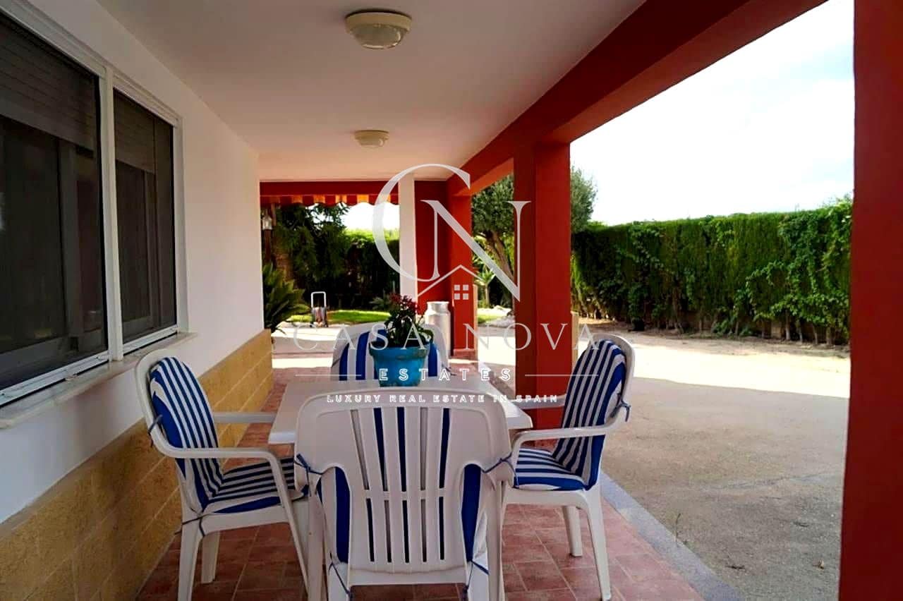 7 bedroom Villa for sale in Oliva with pool garage - € 1,650,000 (Ref: 9990141)