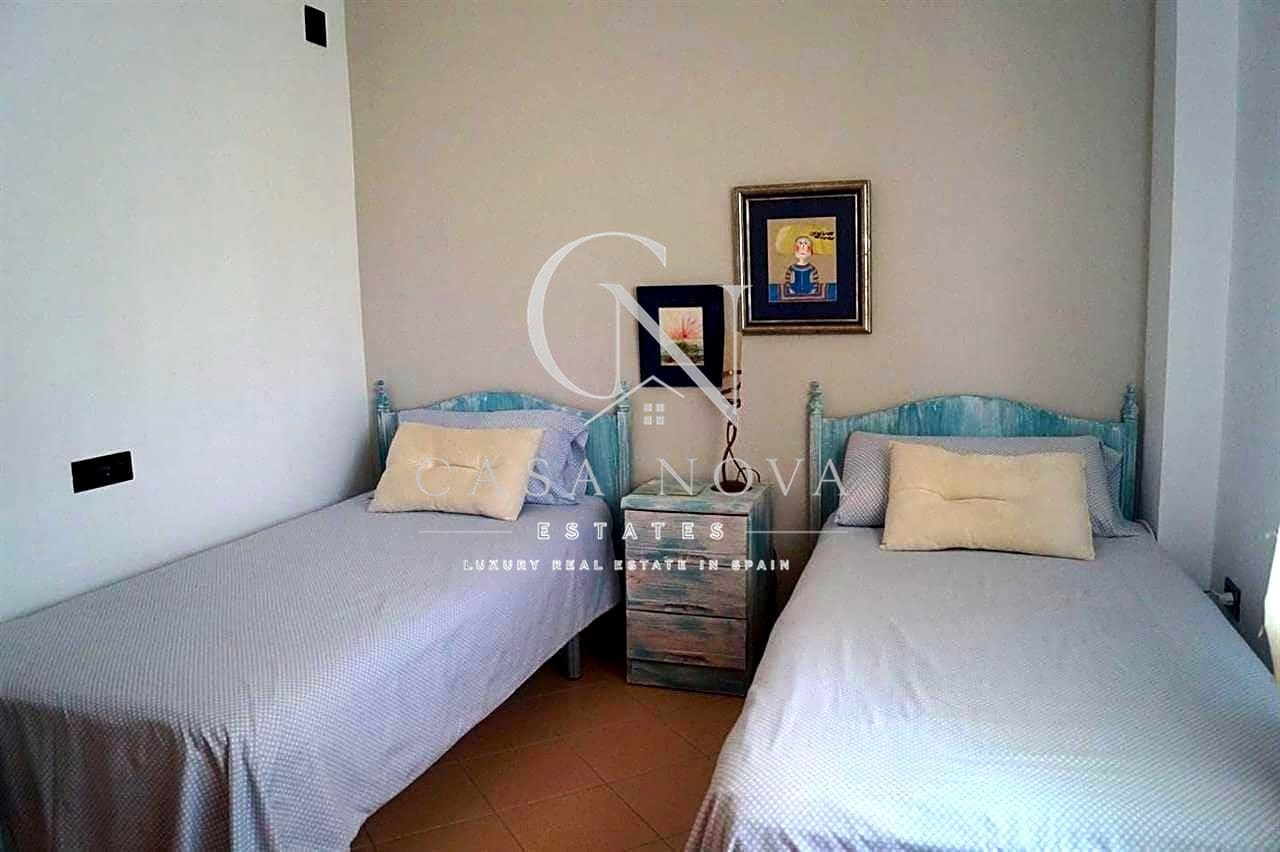 7 bedroom Villa for sale in Oliva with pool garage - € 1,650,000 (Ref: 9990141)