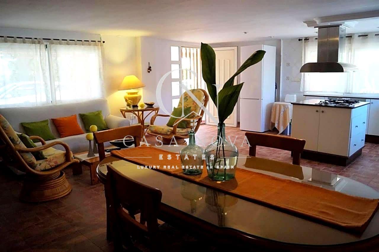 7 bedroom Villa for sale in Oliva with pool garage - € 1,650,000 (Ref: 9990141)