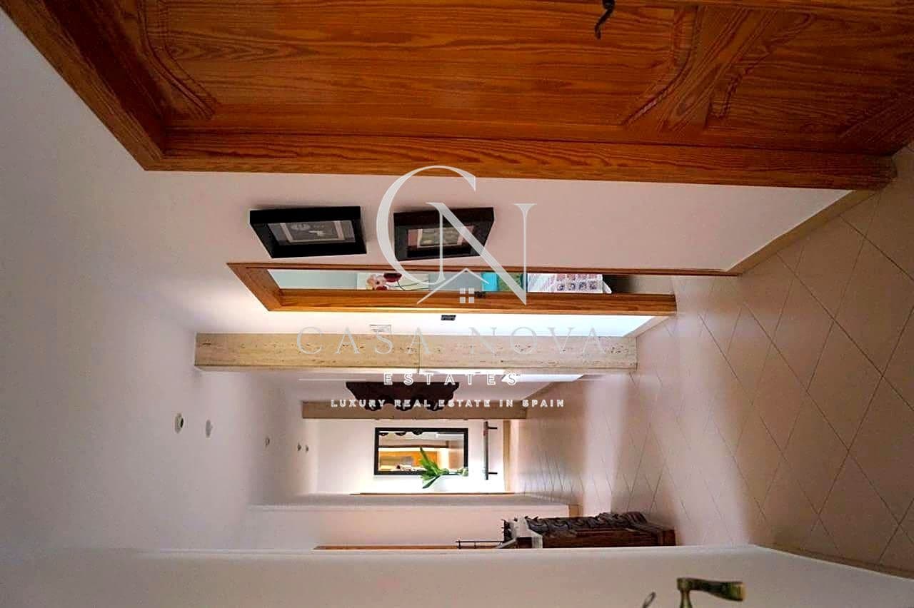 7 bedroom Villa for sale in Oliva with pool garage - € 1,650,000 (Ref: 9990141)