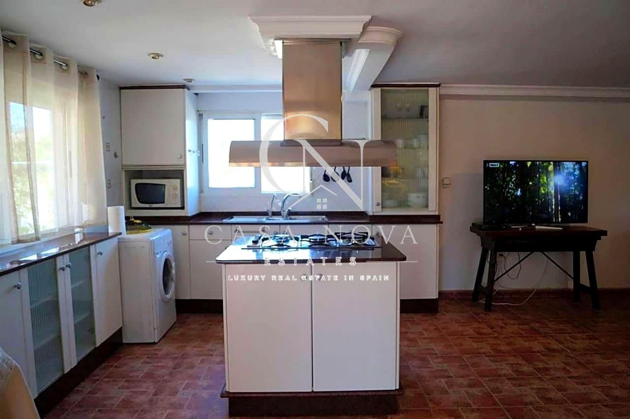 7 bedroom Villa for sale in Oliva with pool garage - € 1,650,000 (Ref: 9990141)