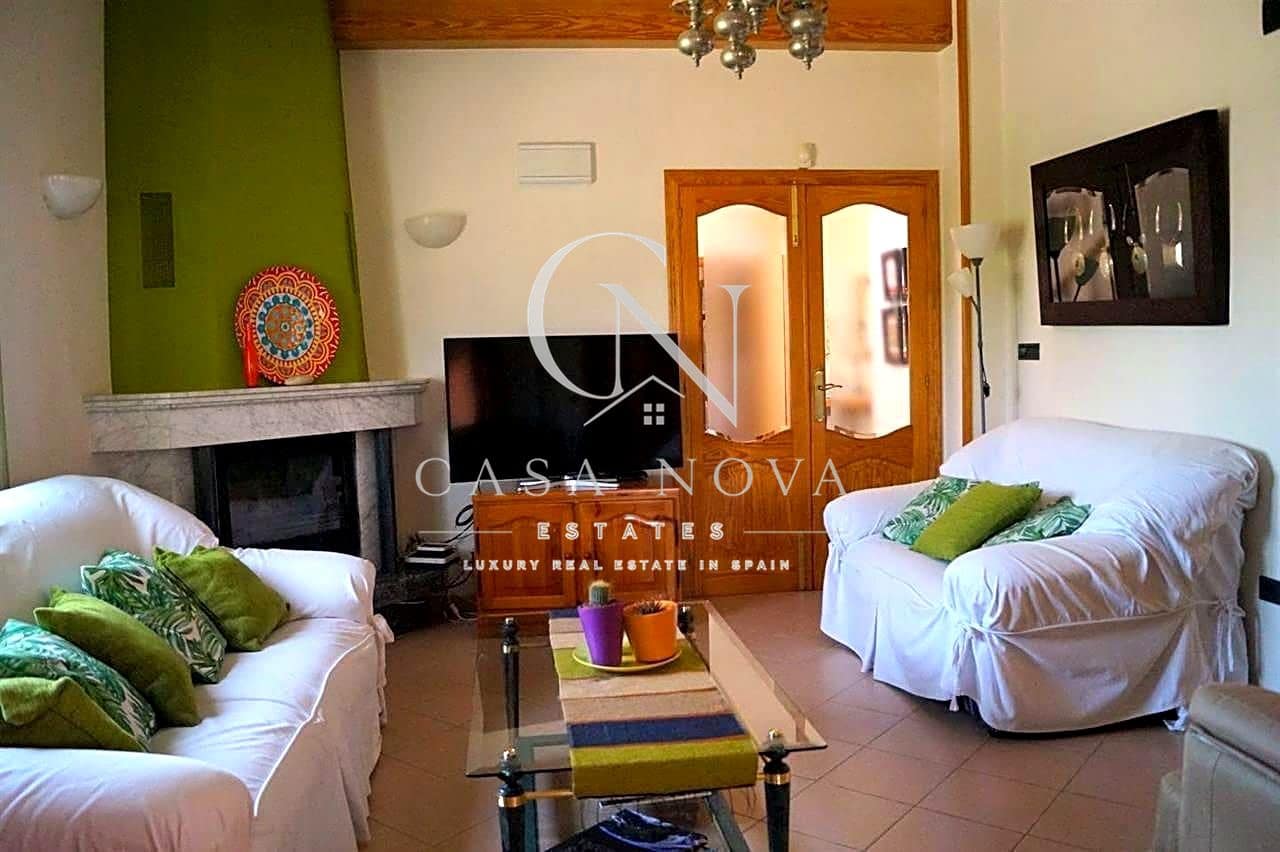 7 bedroom Villa for sale in Oliva with pool garage - € 1,650,000 (Ref: 9990141)