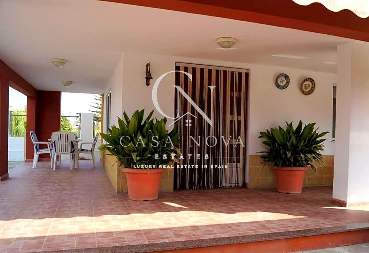 7 bedroom Villa for sale in Oliva with pool garage - € 1,650,000 (Ref: 9990141)