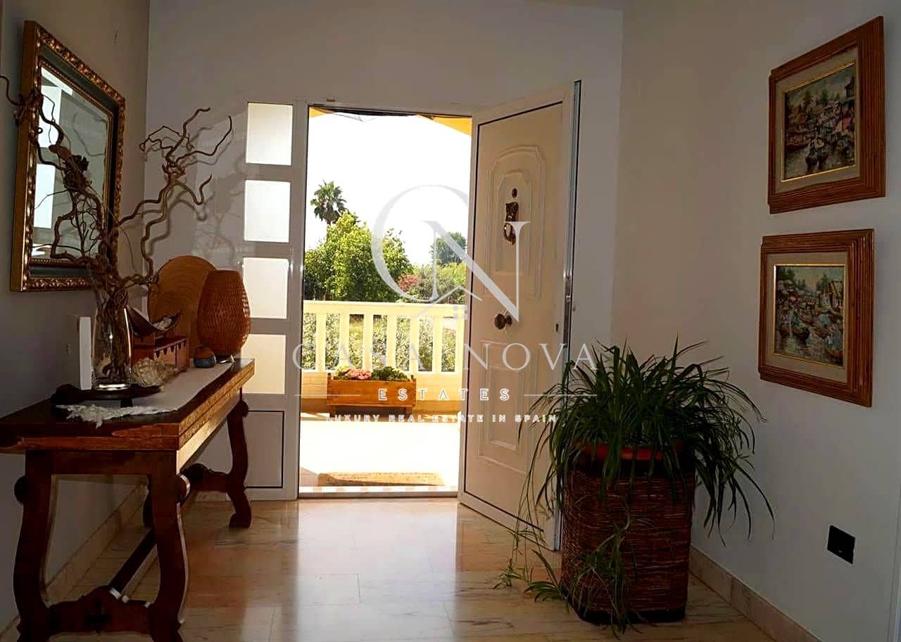 7 bedroom Villa for sale in Oliva with pool garage - € 1,650,000 (Ref: 9990141)