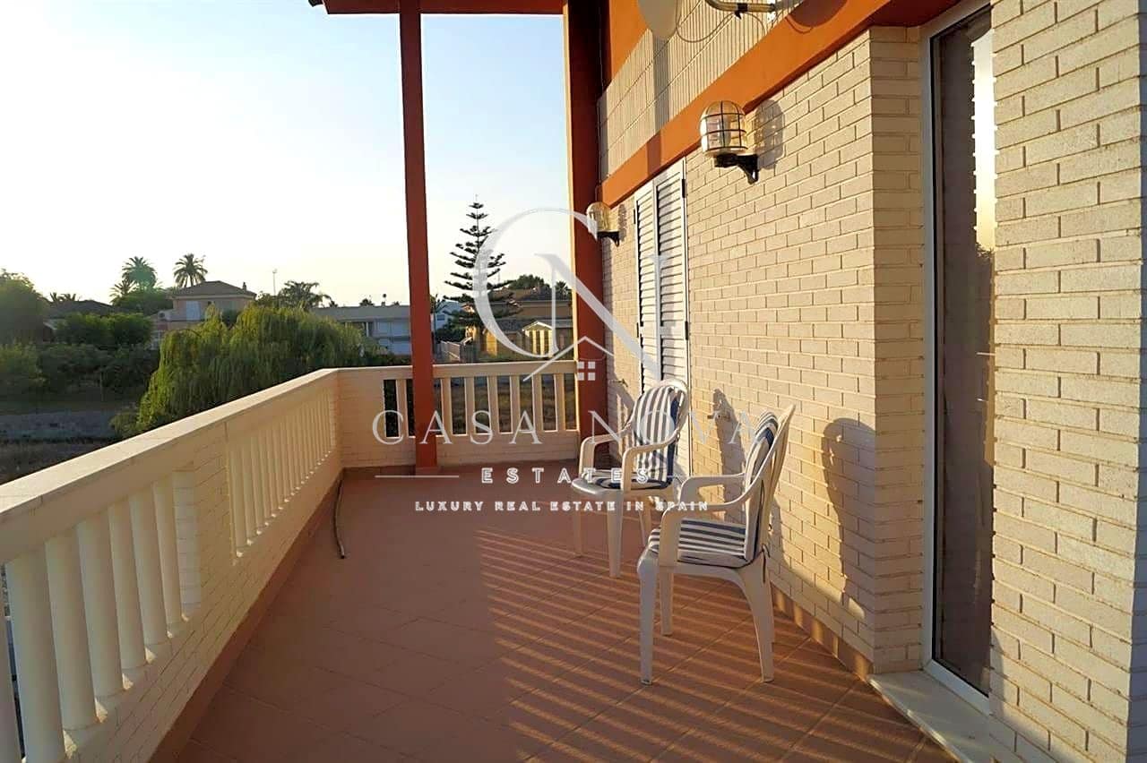 7 bedroom Villa for sale in Oliva with pool garage - € 1,650,000 (Ref: 9990141)