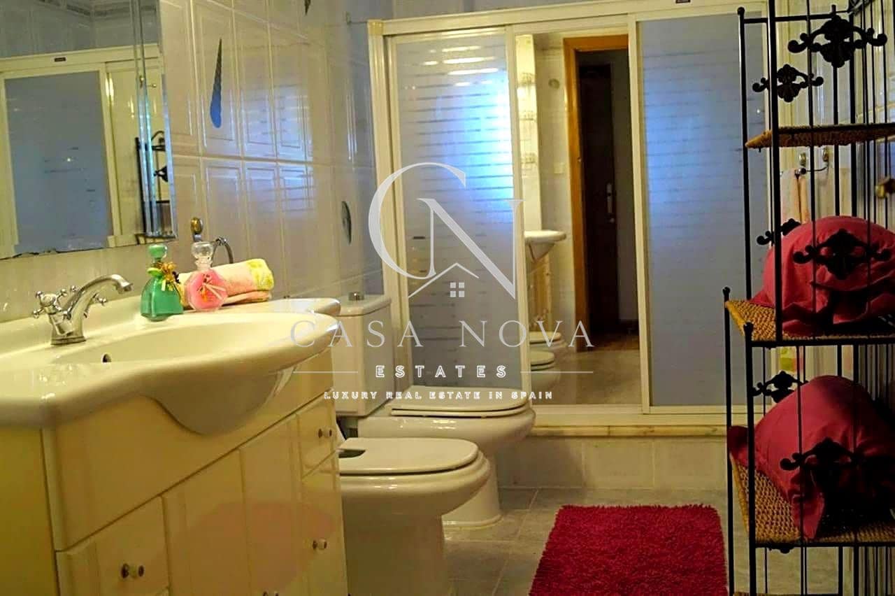 7 bedroom Villa for sale in Oliva with pool garage - € 1,650,000 (Ref: 9990141)