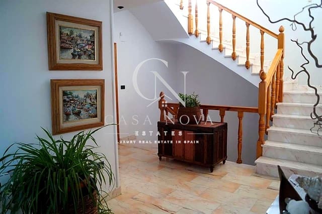 7 bedroom Villa for sale in Oliva Pueblo, Oliva with pool garage - € 1,650,000 (Ref: 9990141)