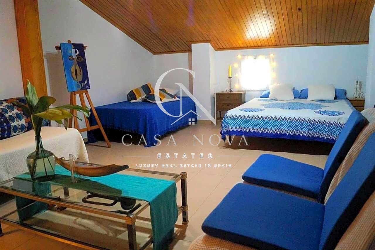 7 bedroom Villa for sale in Oliva with pool garage - € 1,650,000 (Ref: 9990141)