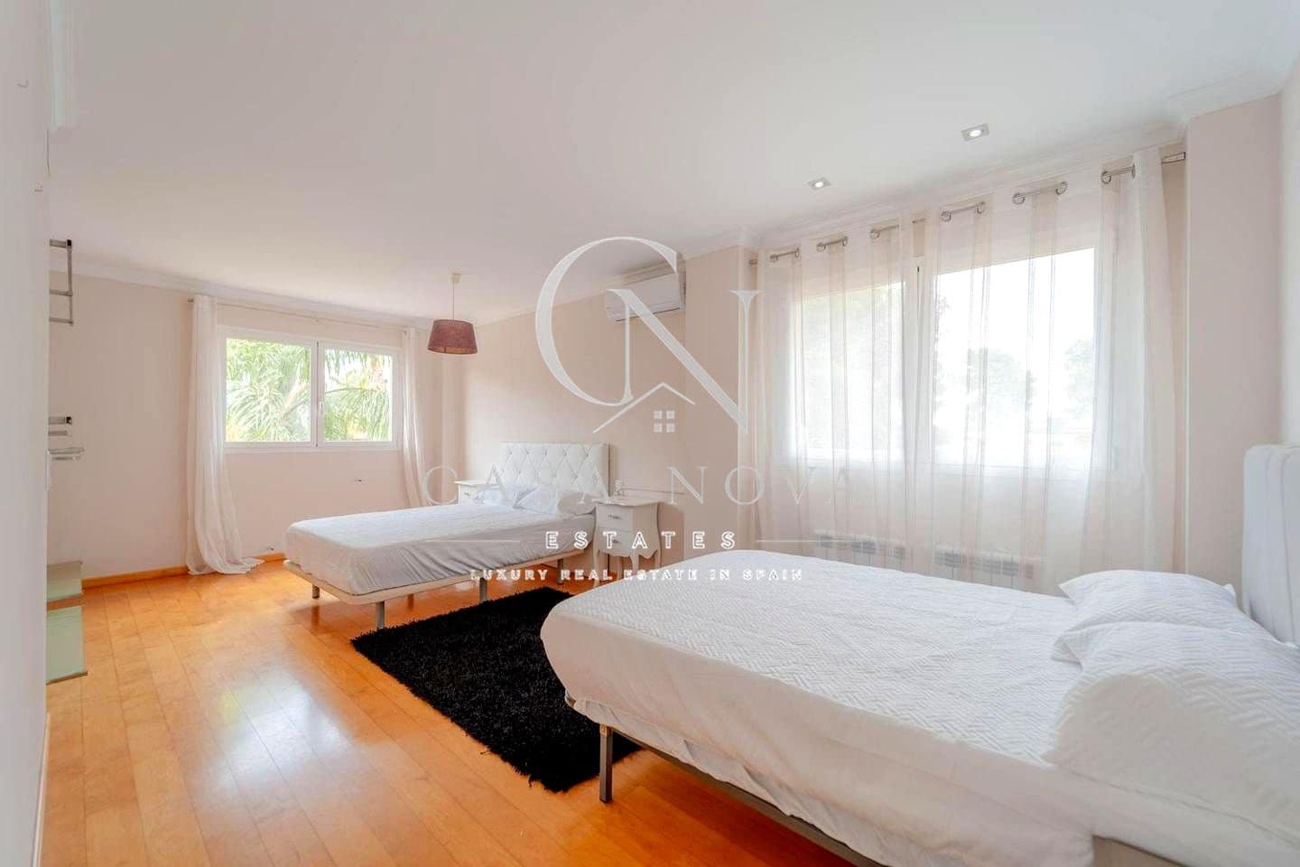 8 sypialnia Willa do wynajęcia w Betera z basenem garażem - 5 000 € (Ref: 9994691)
