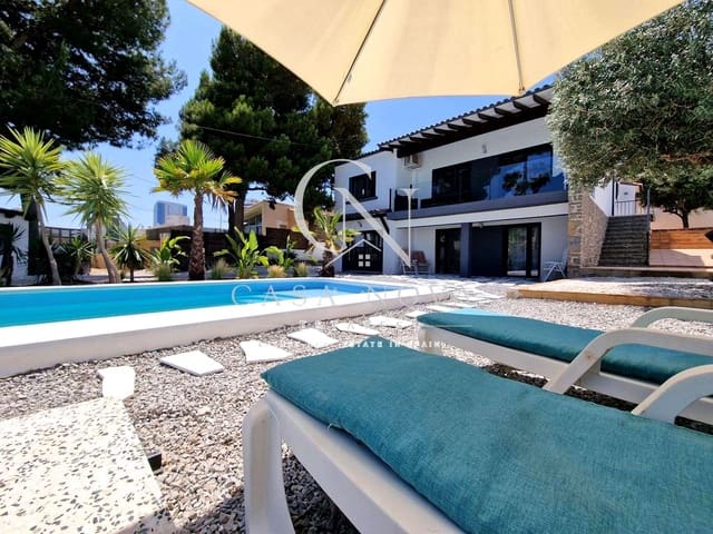5 soveværelse Villa til salg i Calpe / Calp med swimmingpool - € 719.000 (Ref: 9994696)