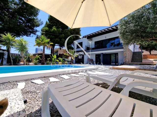 5 soveværelse Villa til salg i Calpe / Calp med swimmingpool - € 719.000 (Ref: 9994696)