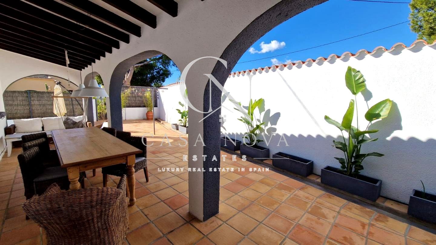 5 soverom Villa til salgs i Calpe / Calp med svømmebasseng - € 719 000 (Ref: 9994696)