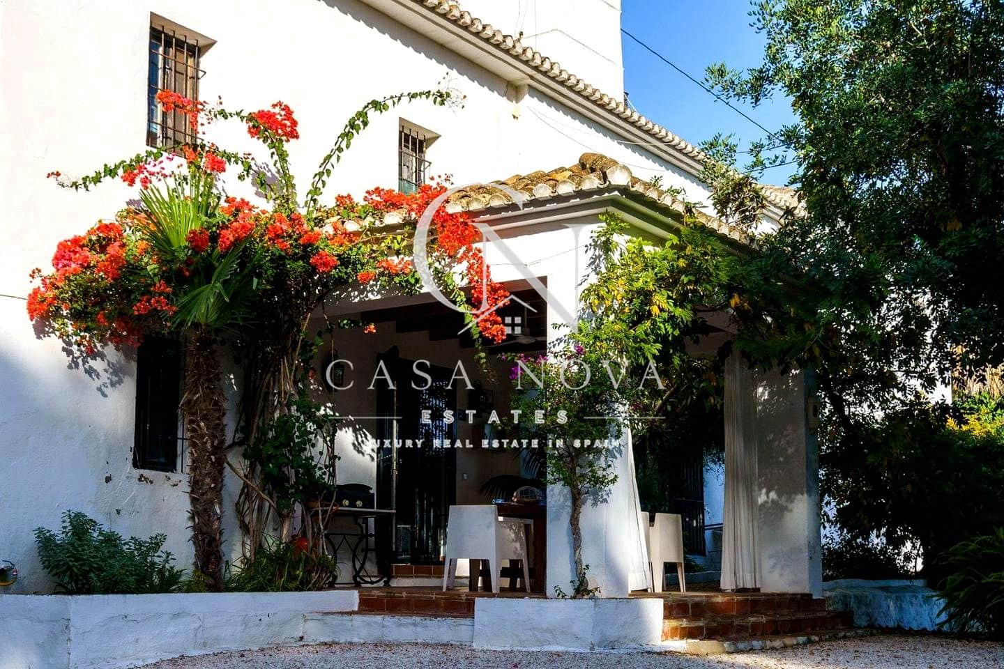 Chalet de 8 habitaciones en Altea en venta con piscina garaje - 3.200.000 € (Ref: 9996495)