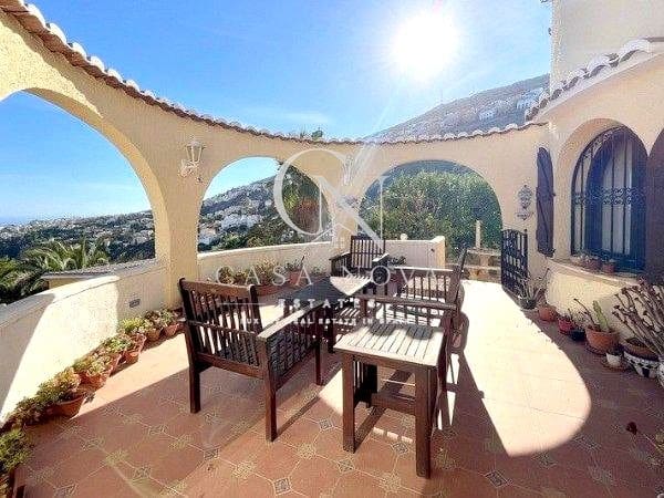 5 bedroom Villa for sale in Cumbre del Sol with pool garage - € 585,000 (Ref: 9996496)
