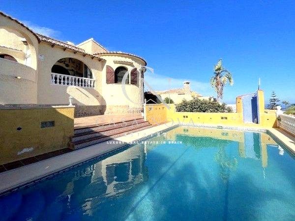 Chalet de 5 habitaciones en Cumbre del Sol, Benitachell / Benitatxell en venta con piscina garaje - 585.000 € (Ref: 9996496)