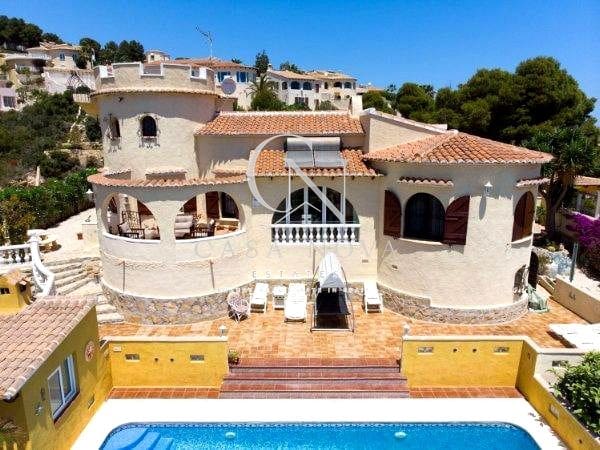 5 bedroom Villa for sale in Cumbre del Sol with pool garage - € 585,000 (Ref: 9996496)