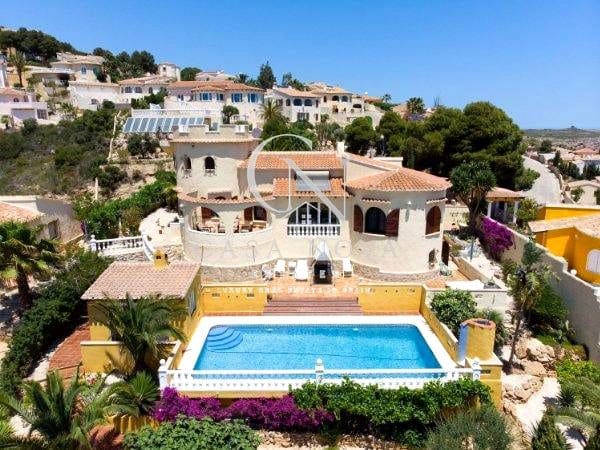 5 bedroom Villa for sale in Cumbre del Sol with pool garage - € 585,000 (Ref: 9996496)