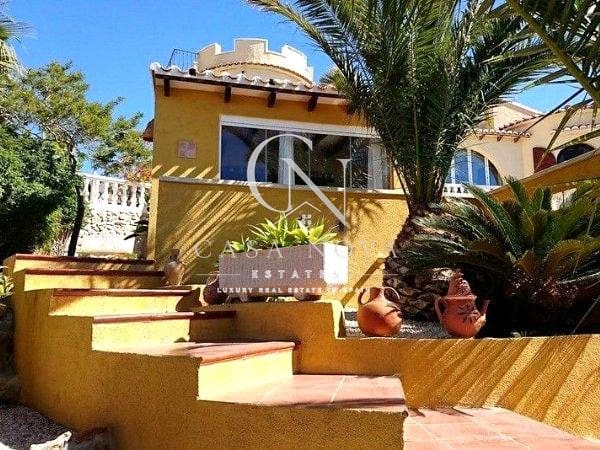 5 bedroom Villa for sale in Cumbre del Sol with pool garage - € 585,000 (Ref: 9996496)
