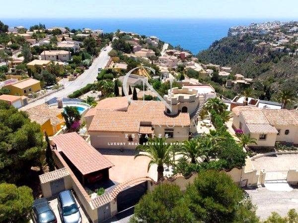 5 bedroom Villa for sale in Cumbre del Sol with pool garage - € 585,000 (Ref: 9996496)