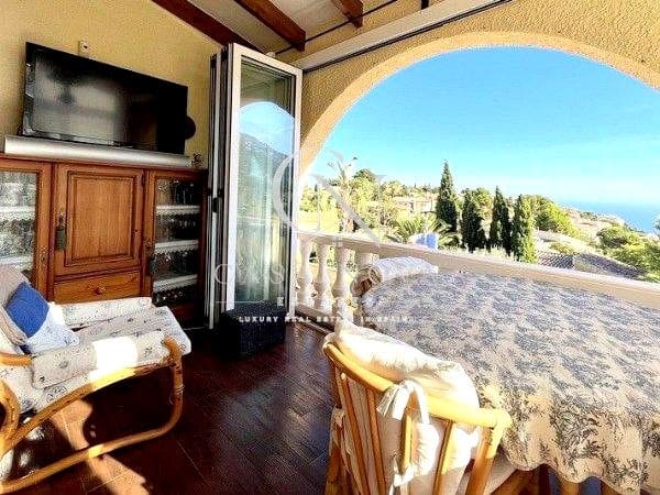 5 bedroom Villa for sale in Cumbre del Sol with pool garage - € 585,000 (Ref: 9996496)