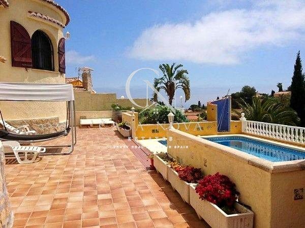 5 bedroom Villa for sale in Cumbre del Sol with pool garage - € 585,000 (Ref: 9996496)