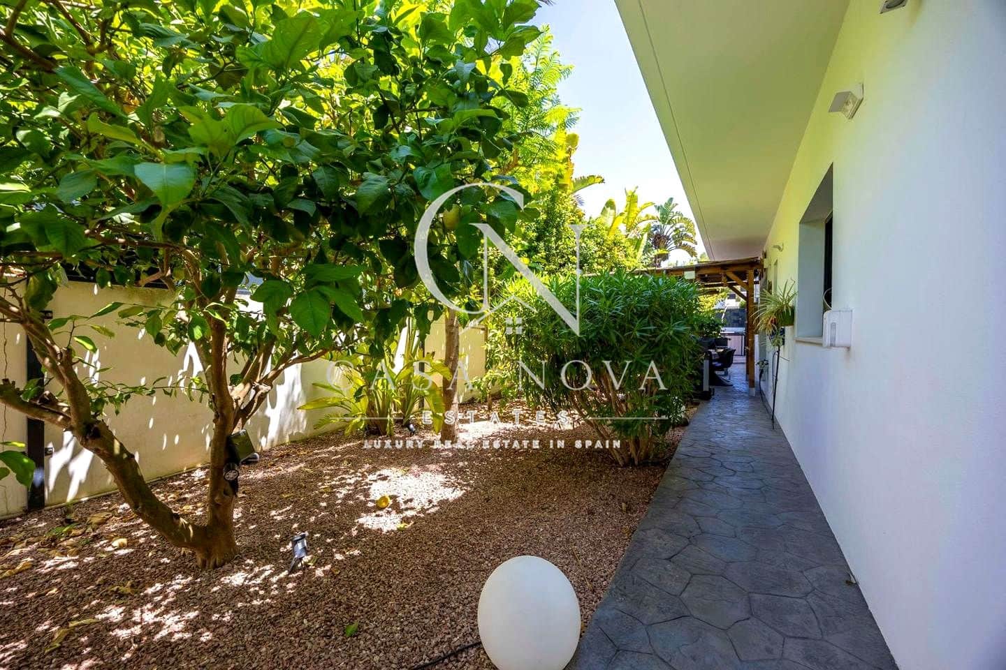 4 soveværelse Villa til salg i Moraira med swimmingpool garage - € 1.950.000 (Ref: 9997666)