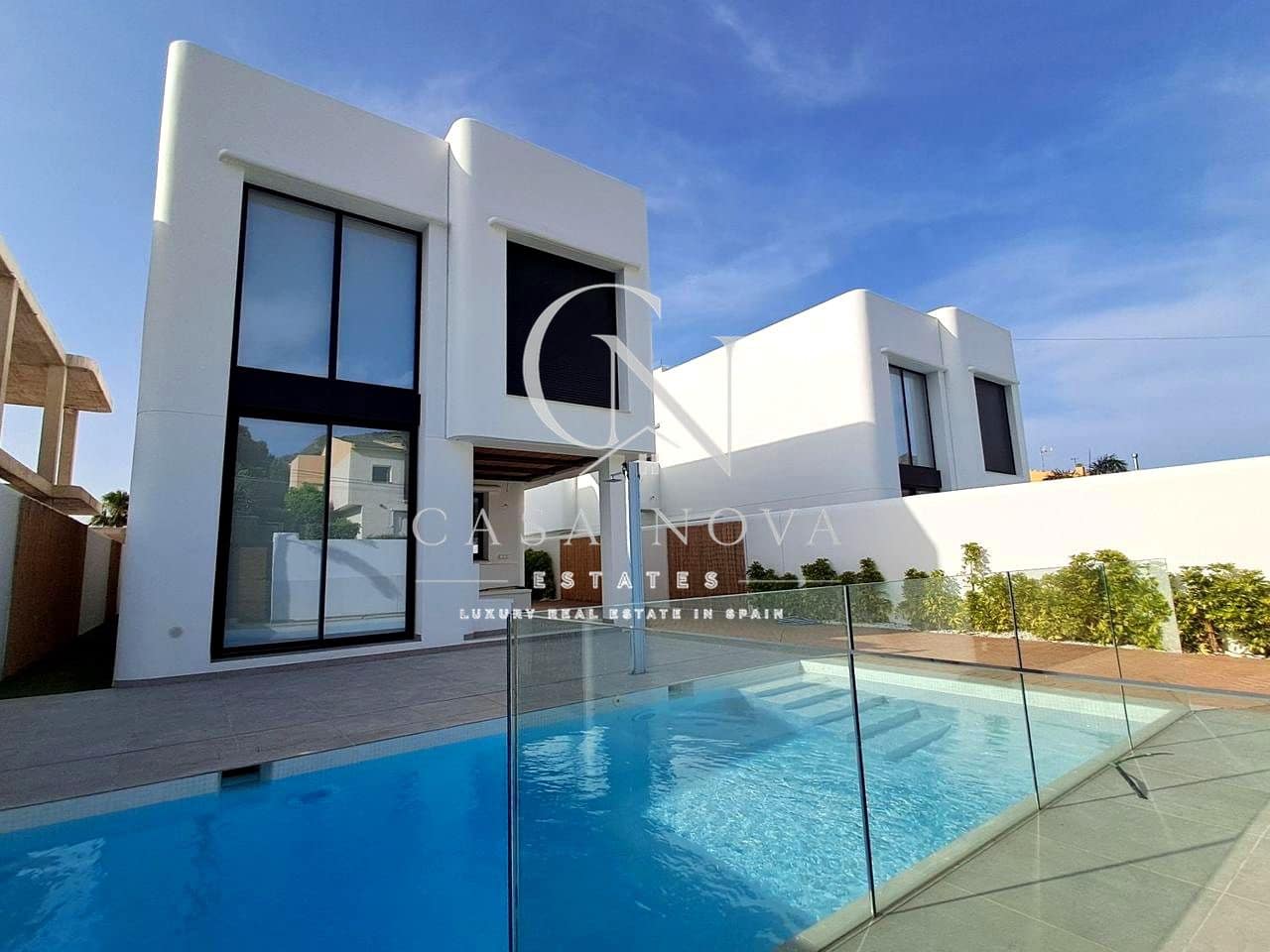4 soveværelse Villa til salg i Alfaz del Pi / L'Alfas del Pi med garage - € 895.000 (Ref: 9997933)