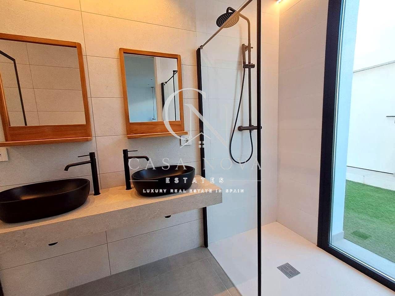 4 soveværelse Villa til salg i Alfaz del Pi / L'Alfas del Pi med garage - € 895.000 (Ref: 9997933)