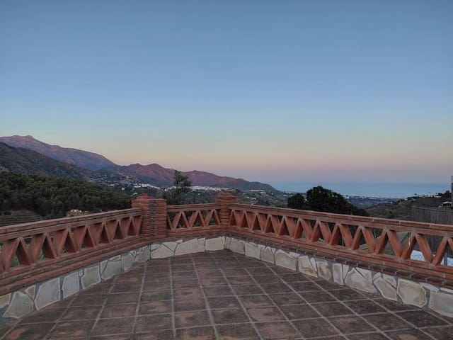 3 soveværelse Finca/Landehus til salg i Frigiliana med swimmingpool - € 385.000 (Ref: 9965921)