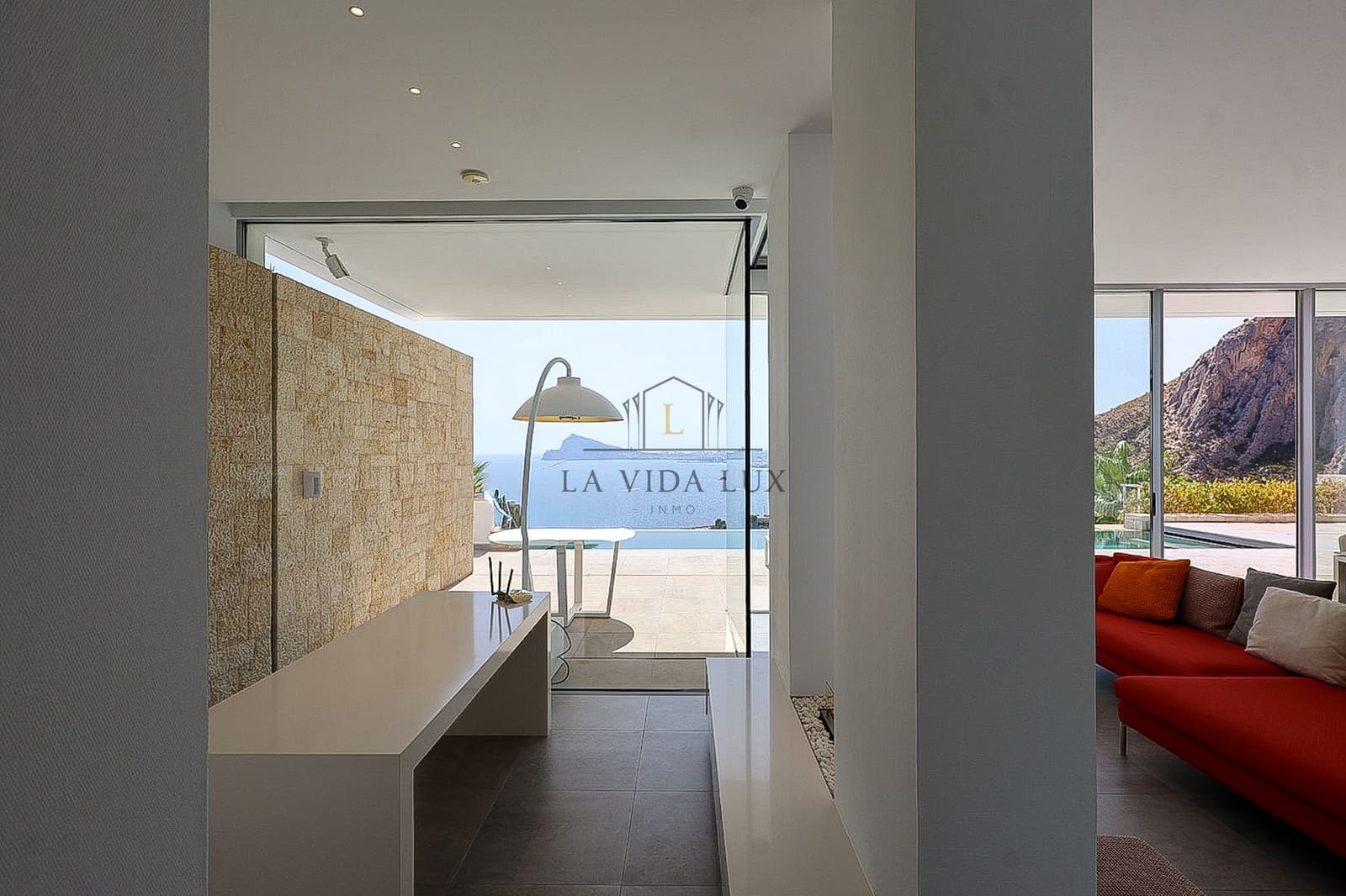 3 bedroom Villa for sale in Altea with pool garage - € 2,695,000 (Ref: 10113402)
