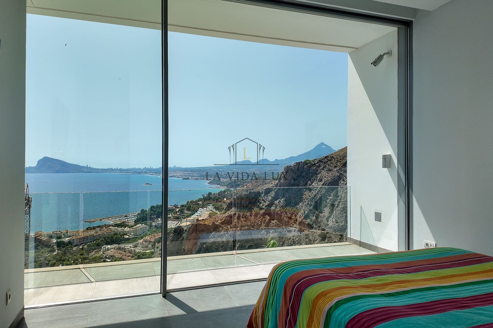 3 bedroom Villa for sale in Altea with pool garage - € 2,695,000 (Ref: 10113402)
