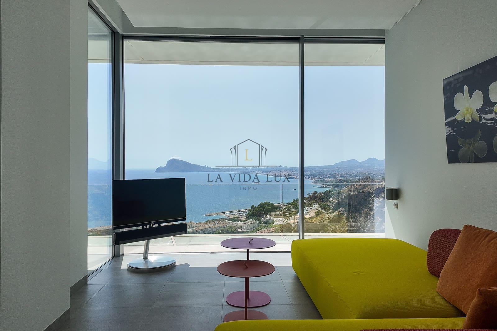 3 bedroom Villa for sale in Altea with pool garage - € 2,695,000 (Ref: 10113402)