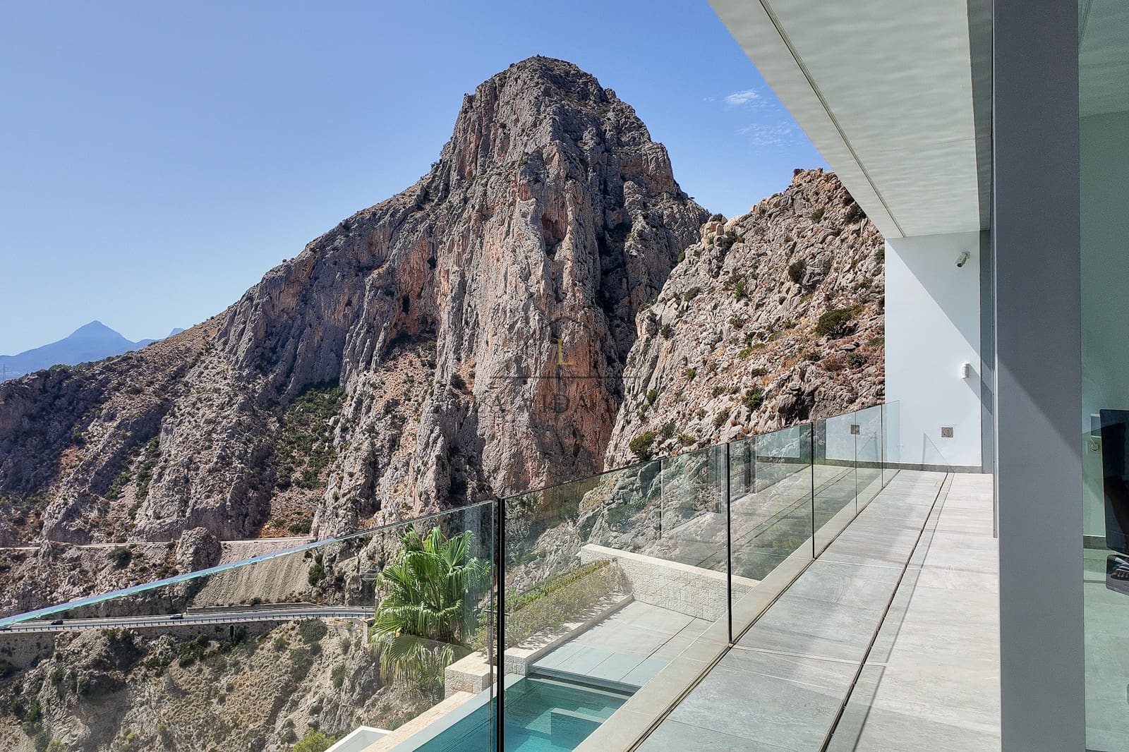 3 bedroom Villa for sale in Altea with pool garage - € 2,695,000 (Ref: 10113402)