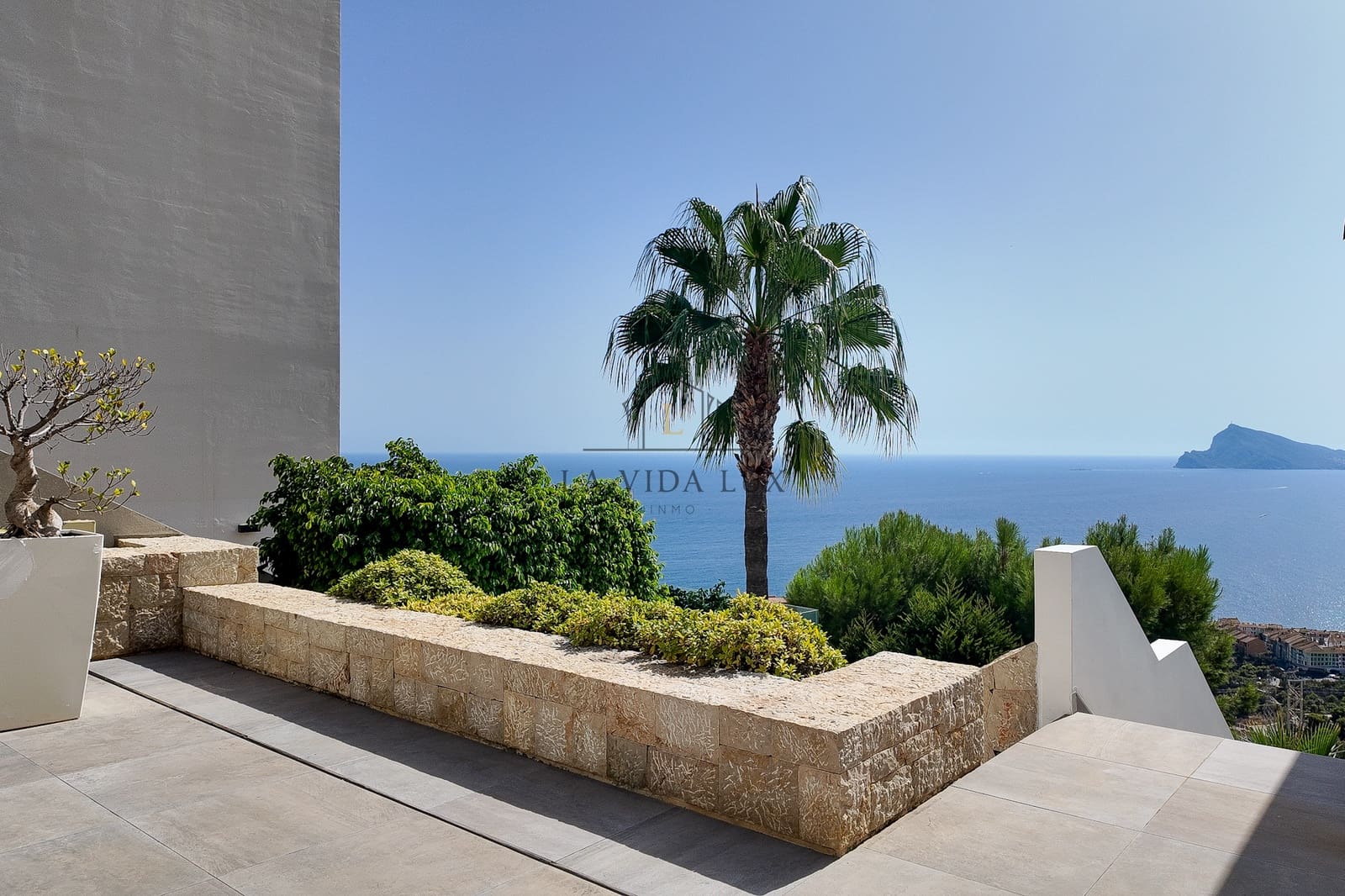 3 bedroom Villa for sale in Altea with pool garage - € 2,695,000 (Ref: 10113402)