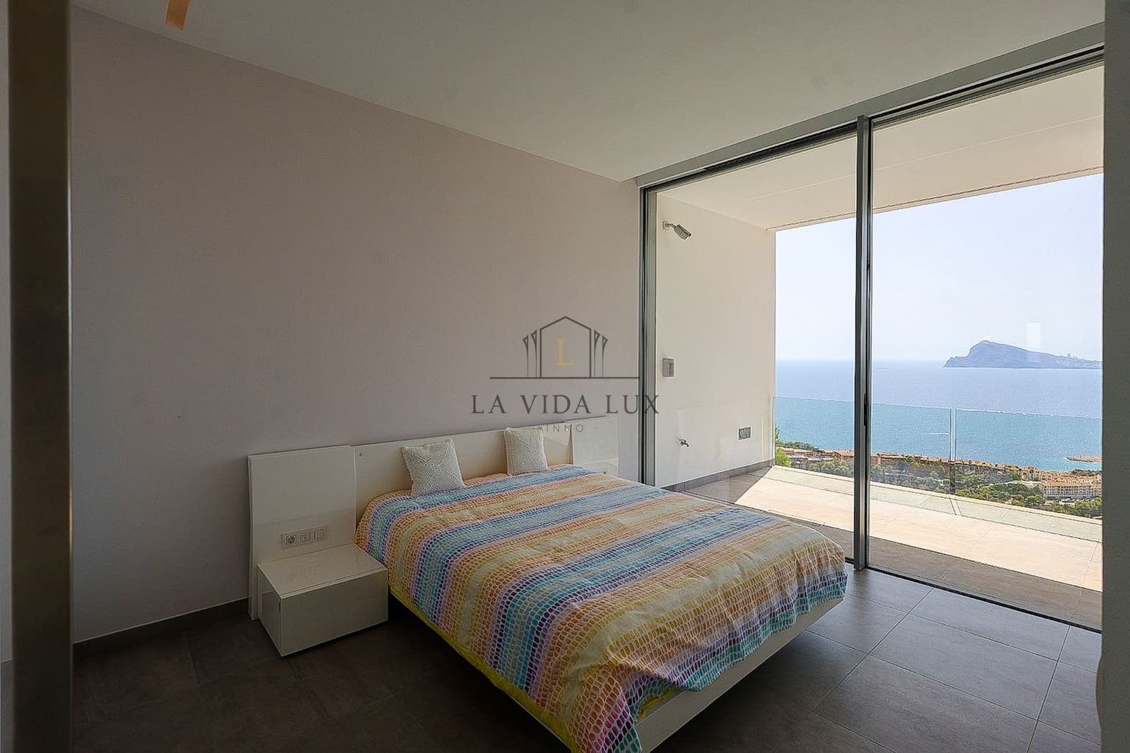 3 bedroom Villa for sale in Altea with pool garage - € 2,695,000 (Ref: 10113402)
