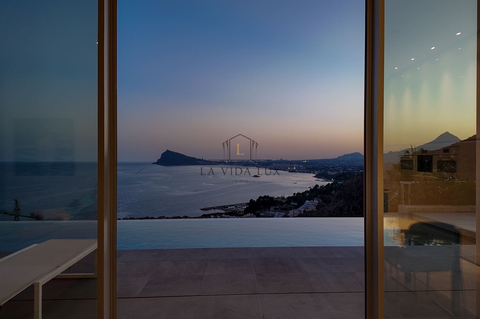 3 bedroom Villa for sale in Altea with pool garage - € 2,695,000 (Ref: 10113402)