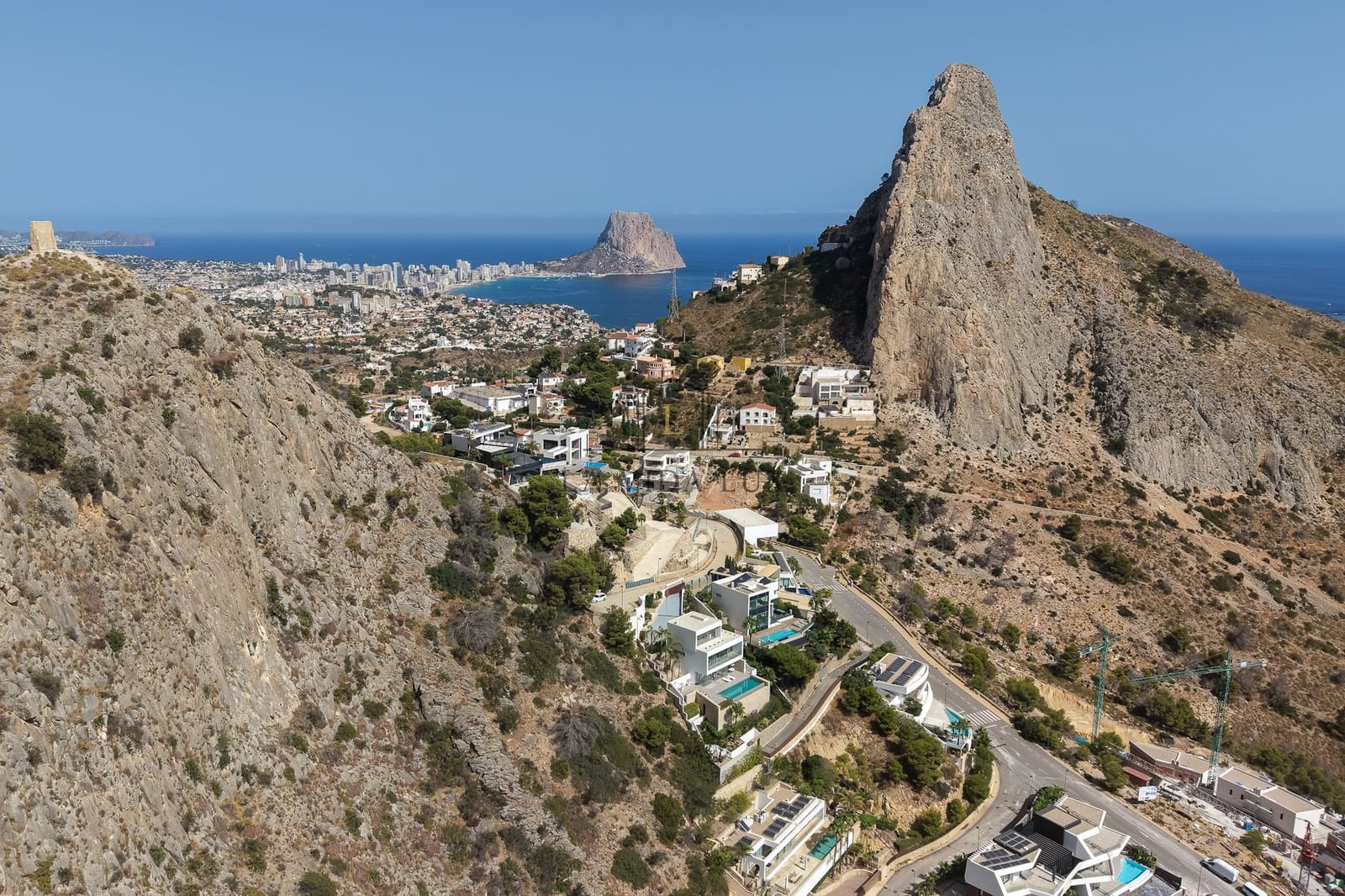 3 bedroom Villa for sale in Altea with pool garage - € 2,695,000 (Ref: 10113402)
