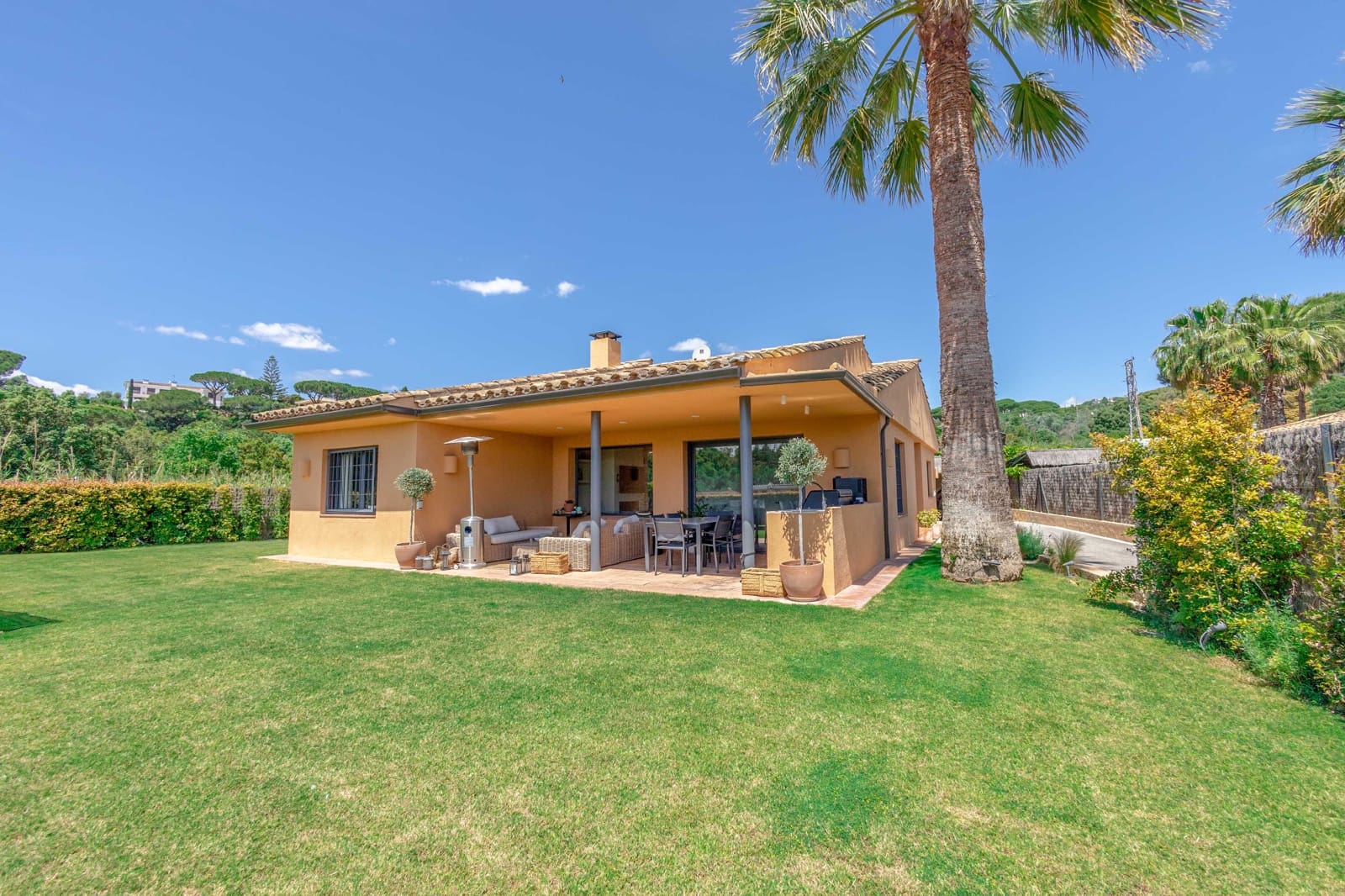 4 sovrum Villa till salu i Sant Vicenc de Montalt med pool garage - 1 250 000 € (Ref: 9974428)