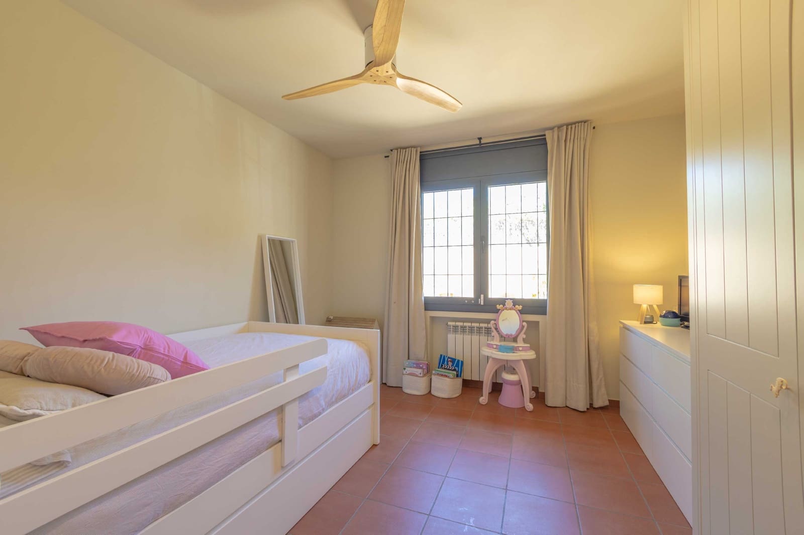 4 sovrum Villa till salu i Sant Vicenc de Montalt med pool garage - 1 250 000 € (Ref: 9974428)
