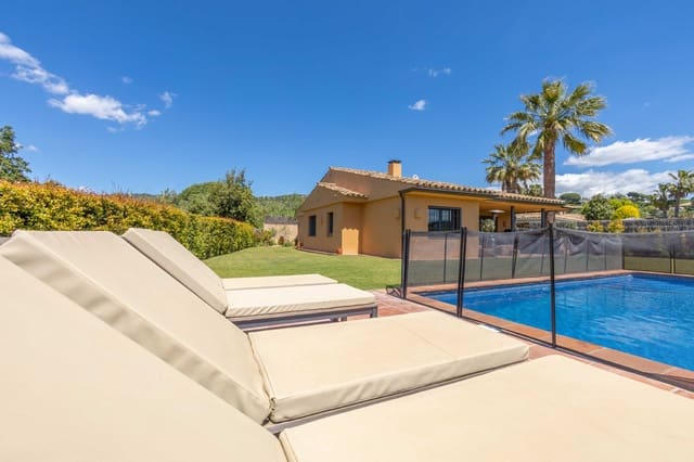 4 soverom Villa til salgs i Sant Vicenç de Montalt med svømmebasseng garasje - € 1 250 000 (Ref: 9974428)